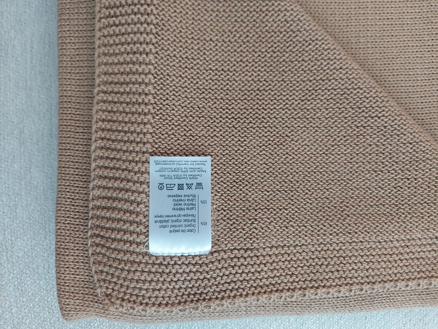 Couverture en maille